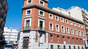 Edificio 'okupado' por el Patio Maravillas, que iba a ser destinado al Museo Ambasz en el Paseo del Prado.