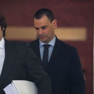 La Fiscalía pide a la jueza que González Amador declare antes de su viaje