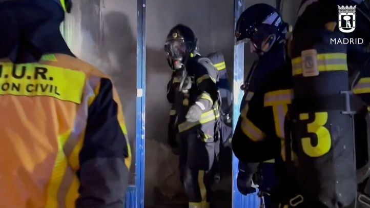 Investigan si la carga de un patinete eléctrico provocó el incendio en La Elipa