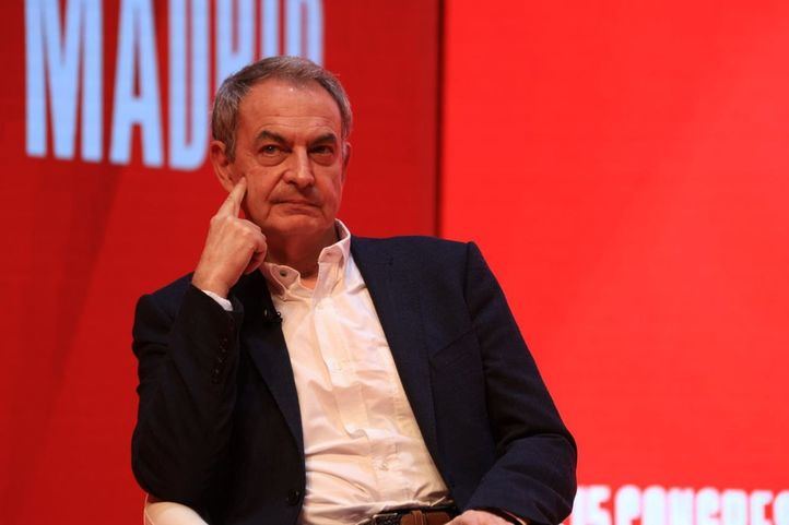 El ex presidente del Gobierno, José Luis Rodríguez Zapatero, durante su diálogo con Óscar López.