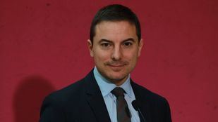 Juan Lobato compaginará su labor como senador con su puesto en la Agencia Tributaria