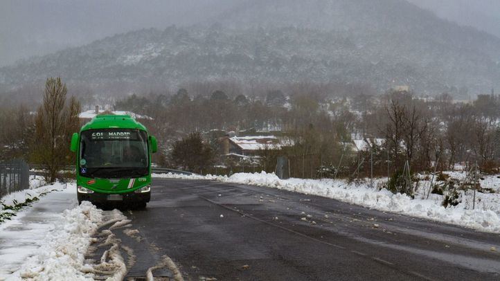 Línea de autobús 691 que conecta Madrid con Valdesquí