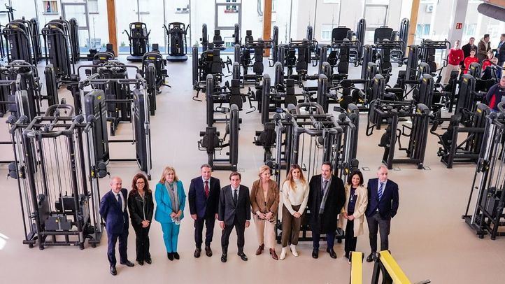 Almeida visita el nuevo Centro Deportivo Municipal Cuatro Caminos, cuya construcción acaba de finalizar