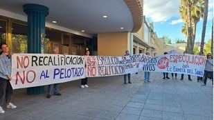Cacerolada contra el proyecto de la Ermita del Santo