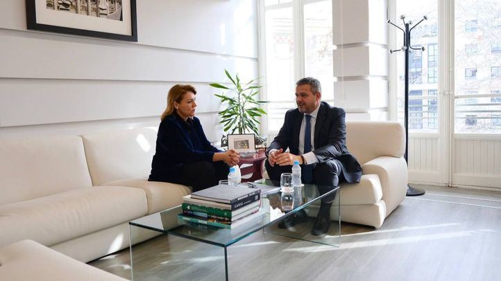 Jorge Rodrigo mantiene un encuentro con la vicepresidenta y consejera de Servicios Sociales, Igualdad y Vivienda de la Generalitat Valenciana, Susana Camarero