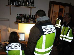 Condenado a cinco años de prisión por distribuir pornografía infantil de "extrema dureza" en la 'deep web'