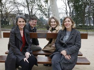 Madrid recuerda a figuras de la cultura poniendo su nombre en bancos del Retiro