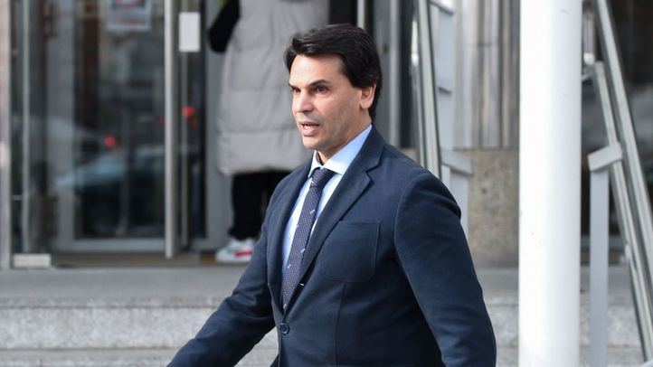 Alberto González Amador a la salida de los juzgados