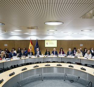 Los consejeros del PP abandonan la reunión con Montero sobre la condonación de deuda