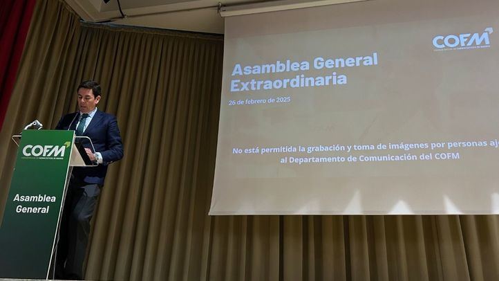 Manuel Martínez del Peral, presidente del COFM, durante su intervención en la Asamblea General Extraordinaria