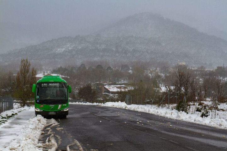 Línea de autobús 691 que conecta Madrid con Valdesquí