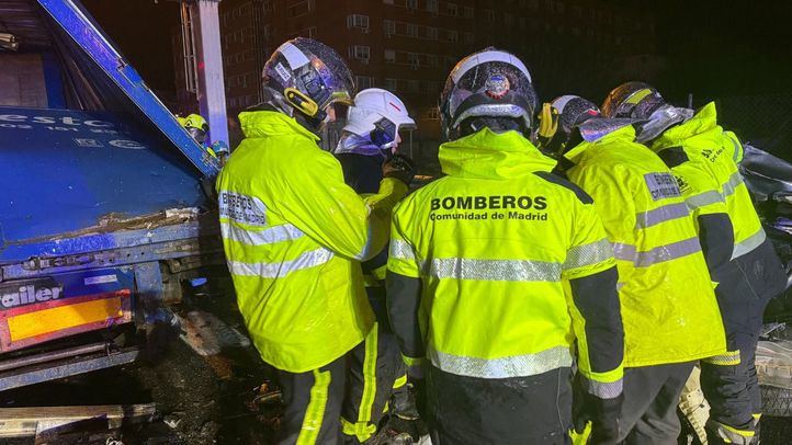 Dos accidentes mortales complican el tráfico a primera hora de la mañana en la A-4