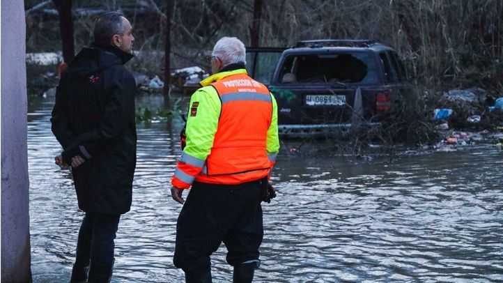 Inundaciones en Las Sabinas, donde 242 personas han tenido que ser evacuadas por la crecida del río Guadarrama