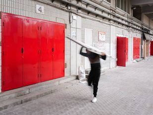 Las obras en el Estadio de Vallecas arrancan con la instalación de puertas "antipánico"