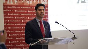 Viciana apuesta por la jornada partida, la regulación de pantallas y más años en el cole para "proteger a la infancia"