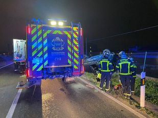 Tres heridos en un colisión frontal entre dos vehículos en Móstoles