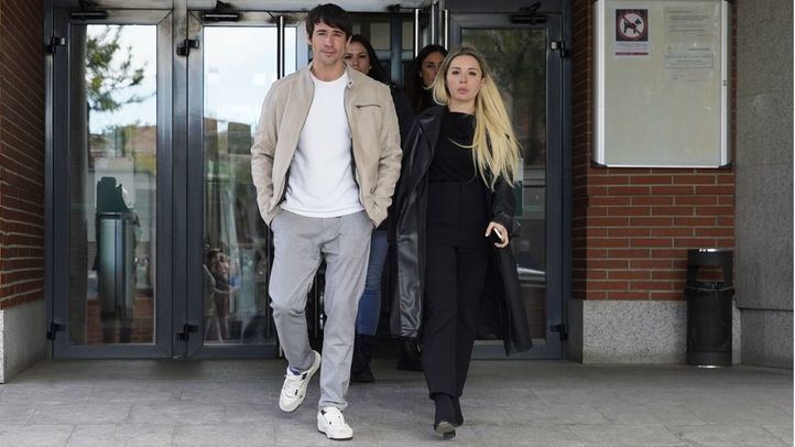 Juan José Ballesta sale del juzgado junto a su abogada, Beatriz Uriarte, tras declarar, a 07 de noviembre de 2023, en Parla