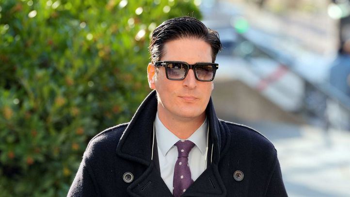 Luis Medina llegando a la Audiencia Provincial