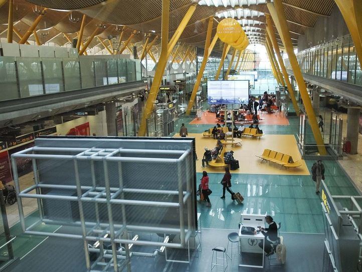 Salones de las nuevas plazas comerciales en el Aeropuerto de Barajas T4