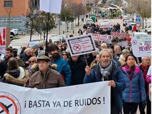 Los vecinos de 'Sanse', contra el creciente ruido del tráfico aéreo
