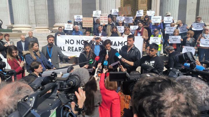 Lectura del manifiesto contra el rearme y la guerra
