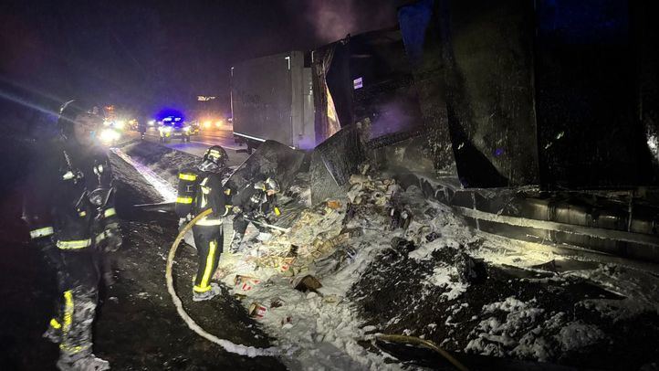 Incendio de un camión en la A-4