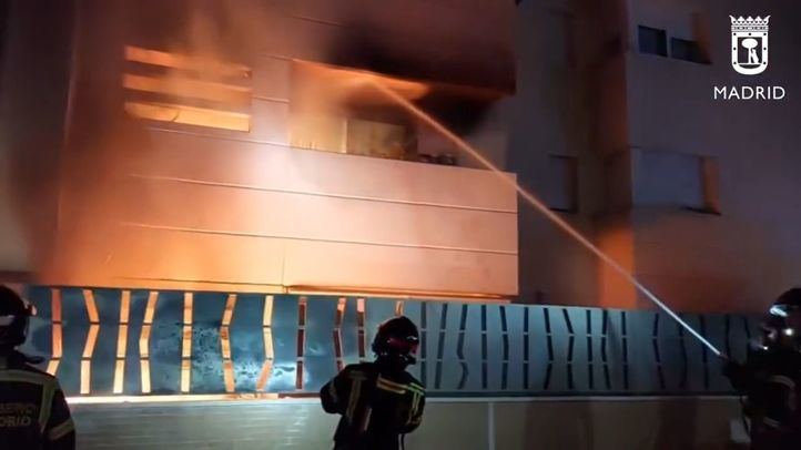 Incendio en una urbanización de Las Tablas