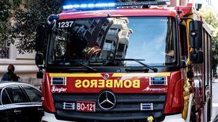 Seis vehículos incendiados en Puente de Vallecas, tres totalmente calcinados