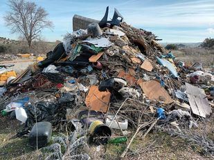 Vigilancia, recogida y más sanciones: el sureste declara la guerra a los vertidos ilegales
