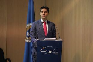 Imagen de archivo: El consejero de Educación, Ciencia y Universidades, Emilio Viciana, asiste a una de las actividades organizadas por la Administración regional para fomentar las vocaciones científicas. Día de la Niña y la Ciencia