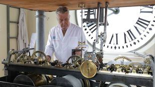Las manecillas del reloj de la Puerta del Sol volverán a marcar la hora desde este sábado