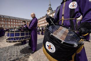 La tradicional Tamborrada cierra la Semana Santa madrileña