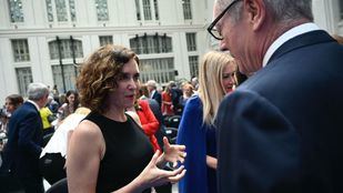 Ayuso ultima su Estatuto de expresidentes