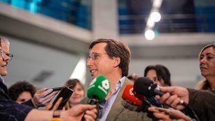 José Luis Martínez-Almeida atiende a los medios de comunicación.