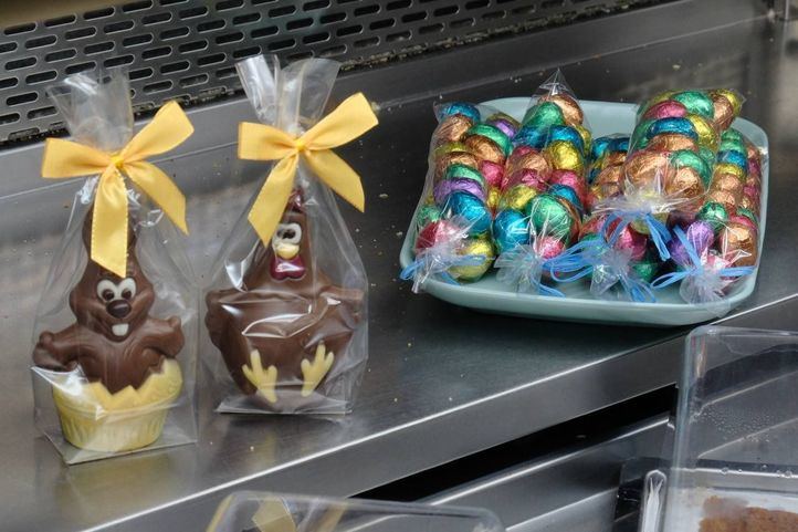 Monas y huevos de Pascua