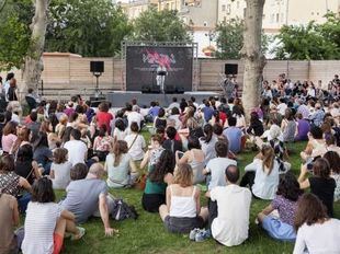 Miles de lectores se darán cita en la plaza del Conde de Barajas para batir un récord de lectura conjunta
