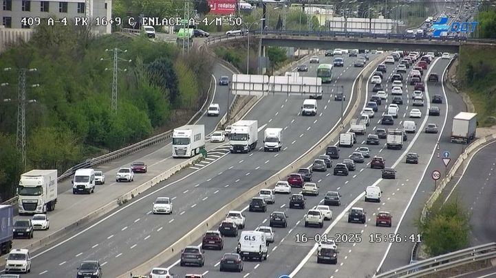 Tráfico en la A-4 durante las primeras horas de 'Operación Salida' de Semana Santa