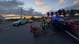 Rescate de un conductor tras un accidente en la M-503 en Pozuelo de Alarcón
