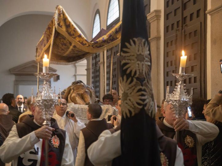 Viernes Santo en el claustro de las Descalzas