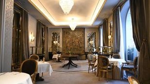 Detenida una influencer por un presunto robo a un empresario en un hotel