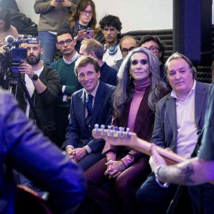 Mario Vaquerizo inaugura su sala de ensayo en Chamberí