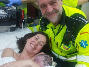 Parto en el coche: una mujer da a luz camino del hospital por la M30