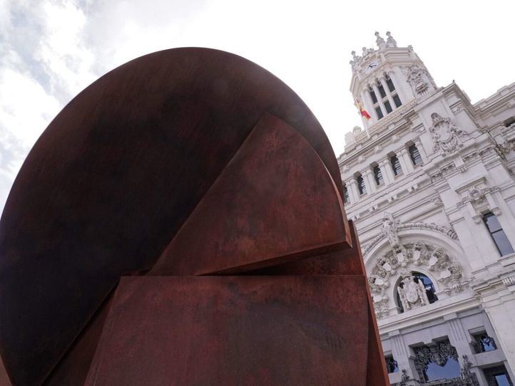 Escultura de Rafael Canogar