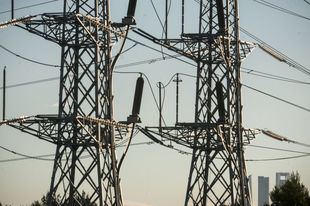 El precio medio de la electricidad se dispara un 450% este miércoles