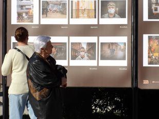 El Retiro acoge la exposición fotográfica de Cultura Inquieta e Iberdrola, homenaje a la solidaridad de los voluntarios en la DANA