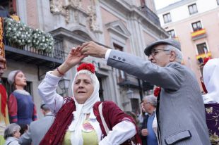 Chulapos con paraguas: Madrid celebrará San Isidro con previsiones de lluvia