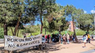 Iluminación polémica en el Manzanares: preocupación vecinal por el "daño" a su biodiversidad