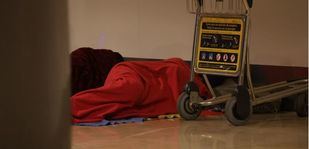 El Gobierno regional reclama a Aena la filiación de las personas que duermen en Barajas