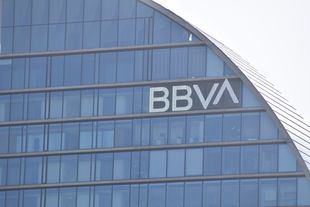 OCU considera "irregular" la consulta sobre la OPA del BBVA sobre el Sabadell