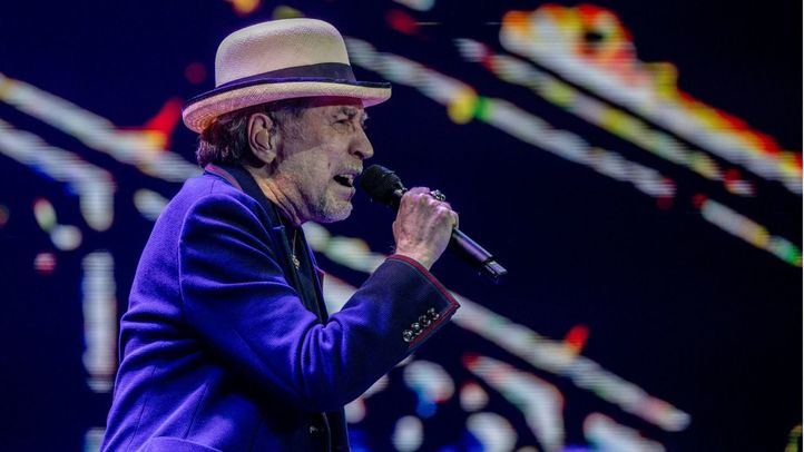 El cantautor Joaquín Sabina durante un concierto en el Movistar Arena